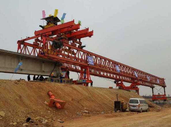 丹东160吨铁路架桥机