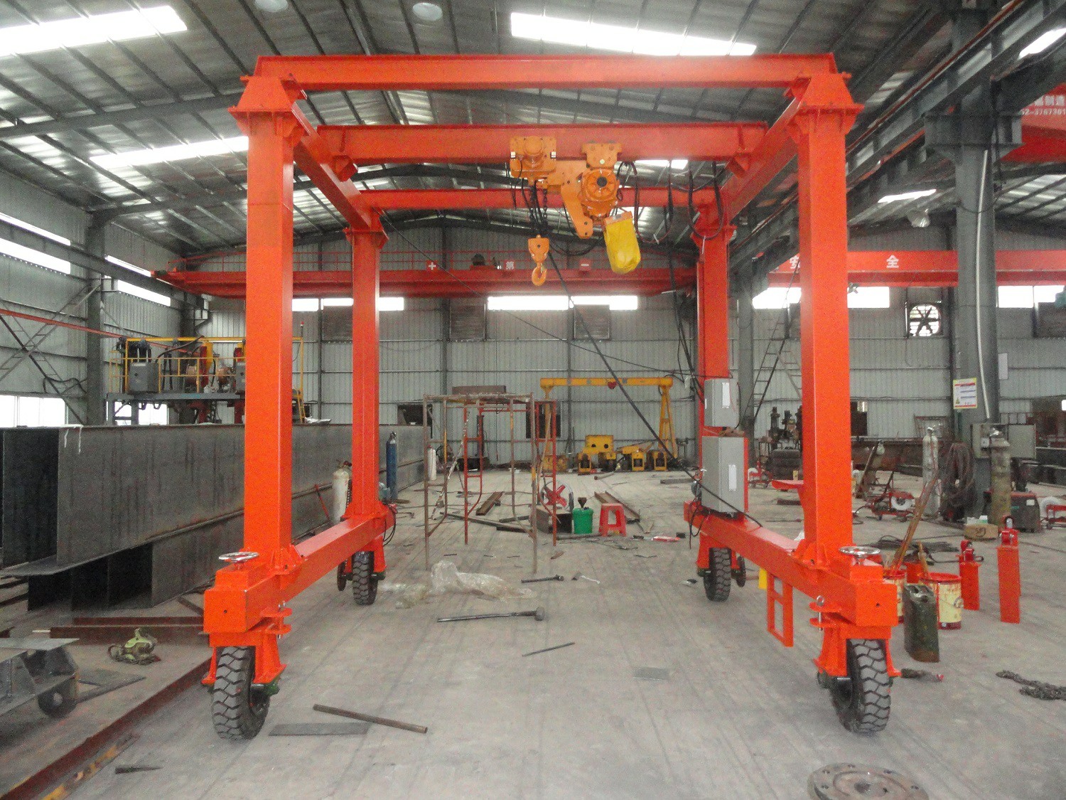 新疆轮胎式起重机